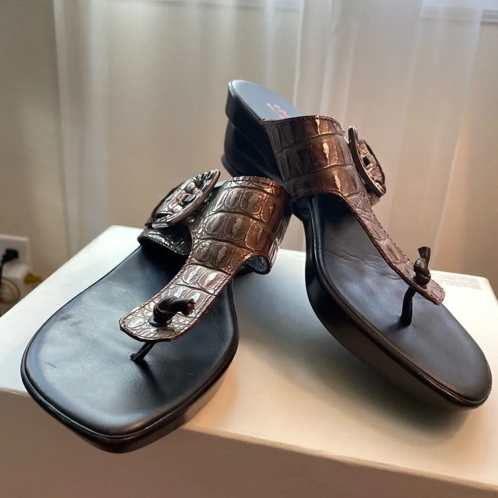 Y2K vintage Donald J Pliner Croc Embossed Leather Wedge Sandals Buckle Slides 7
